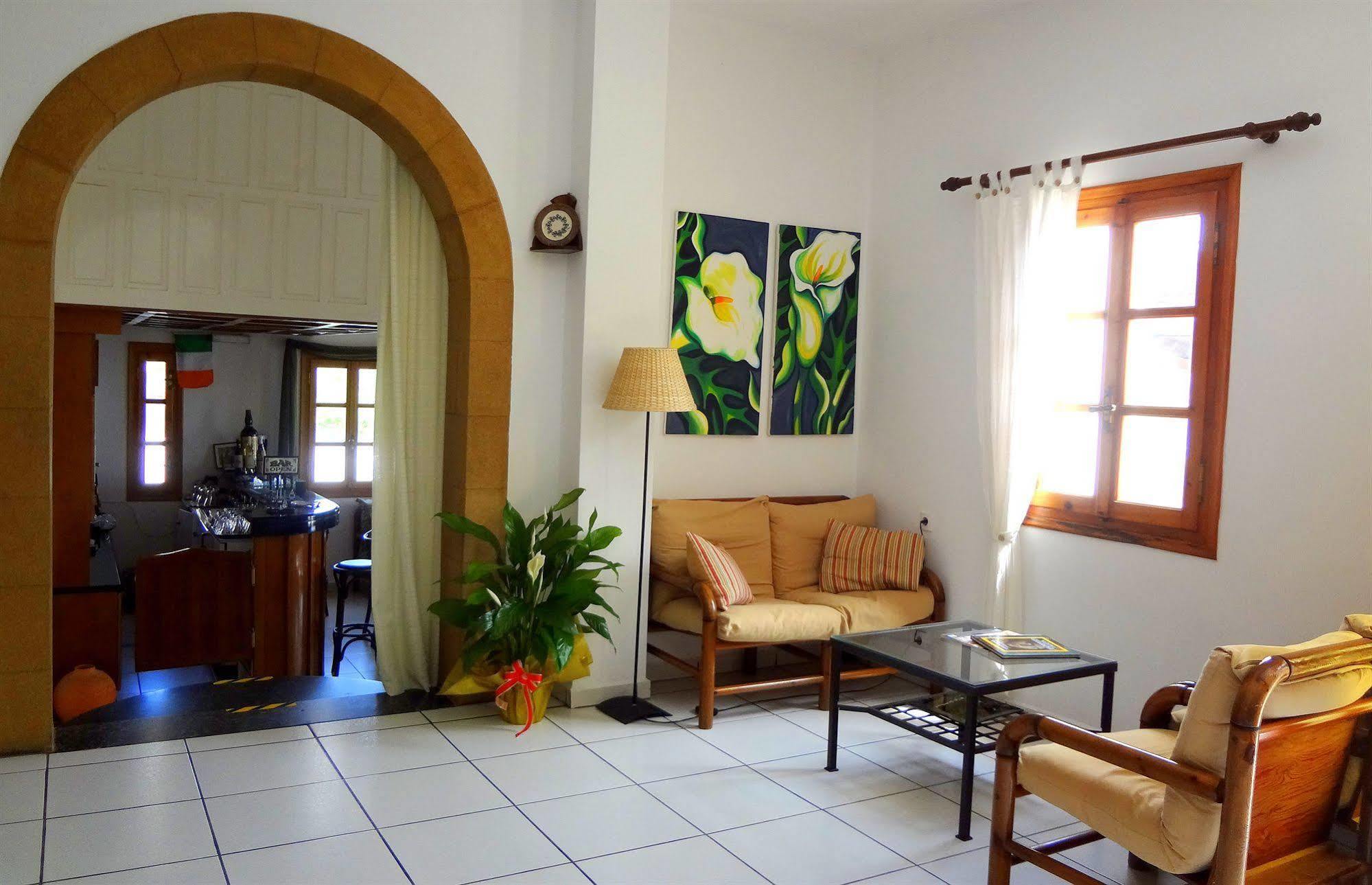 סקאלה Blue Bay Hotel מראה חיצוני תמונה